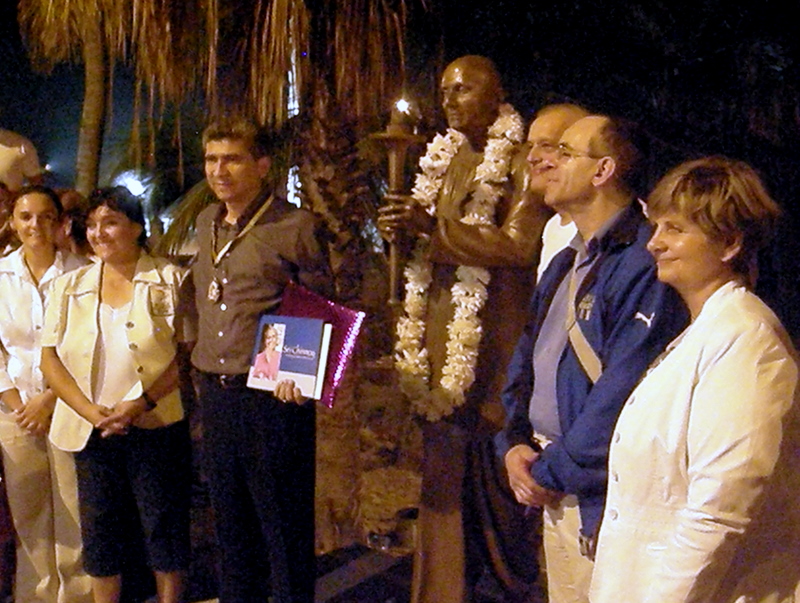 Mayor of Mazatlan Receives Torchbearer Award