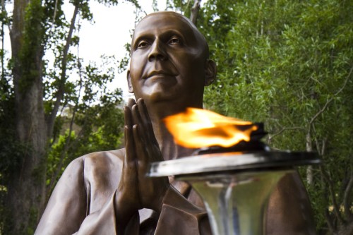 canberra-statue-closeup